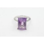 18ct white gold diamond & amethyst ring (6g) Size O