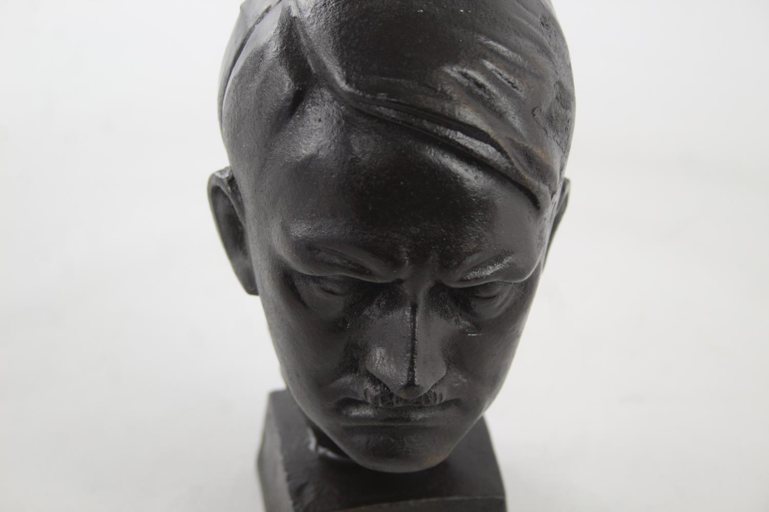 Vintage Heavy Cast Bronze Bust of Adolf Hitler (2298g) Height - In vintage condition Signs of - Bild 2 aus 5