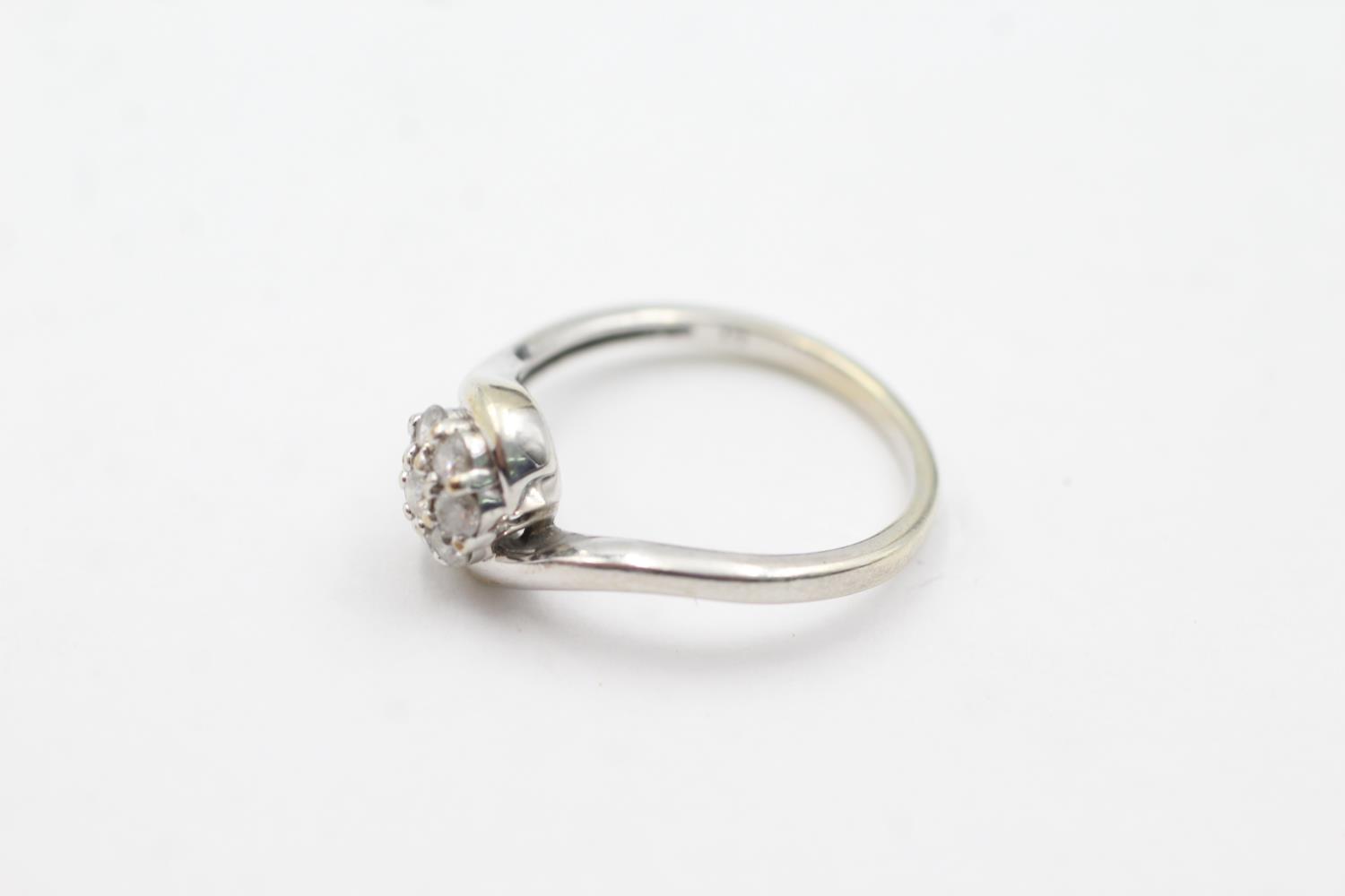 9ct white gold diamond bypass ring (2.2g) Size M - Bild 4 aus 5
