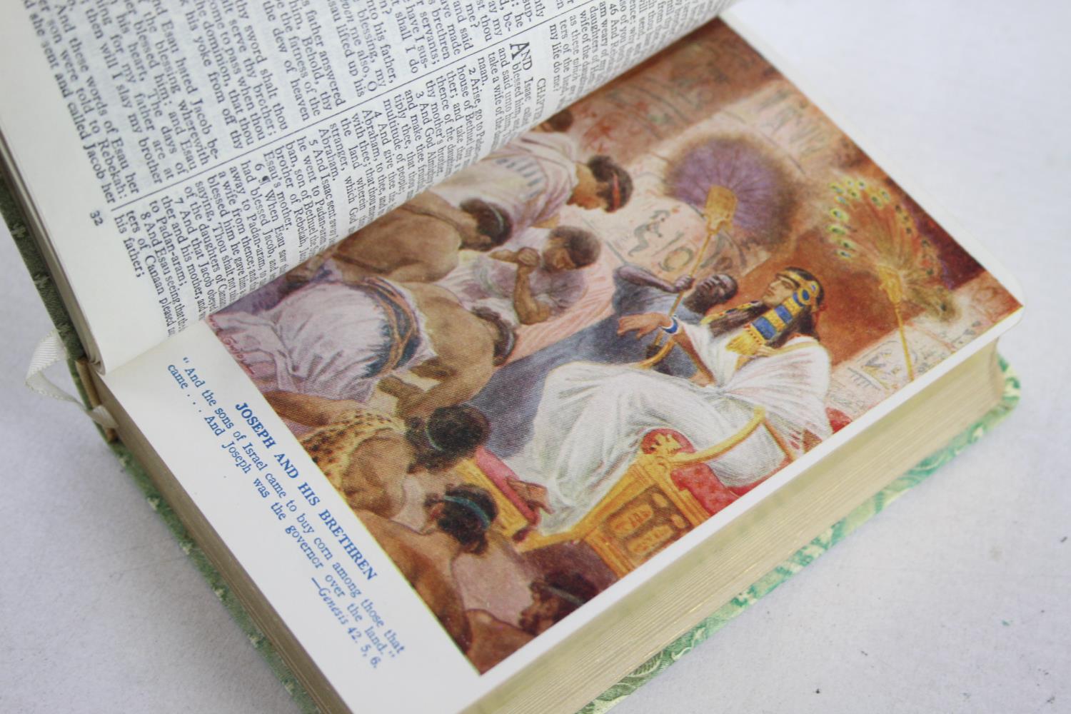 Queen Elizabeth II 1953 Coronation Bible With Slipcase Oxford University Press Queen Elizabeth II - Bild 4 aus 12