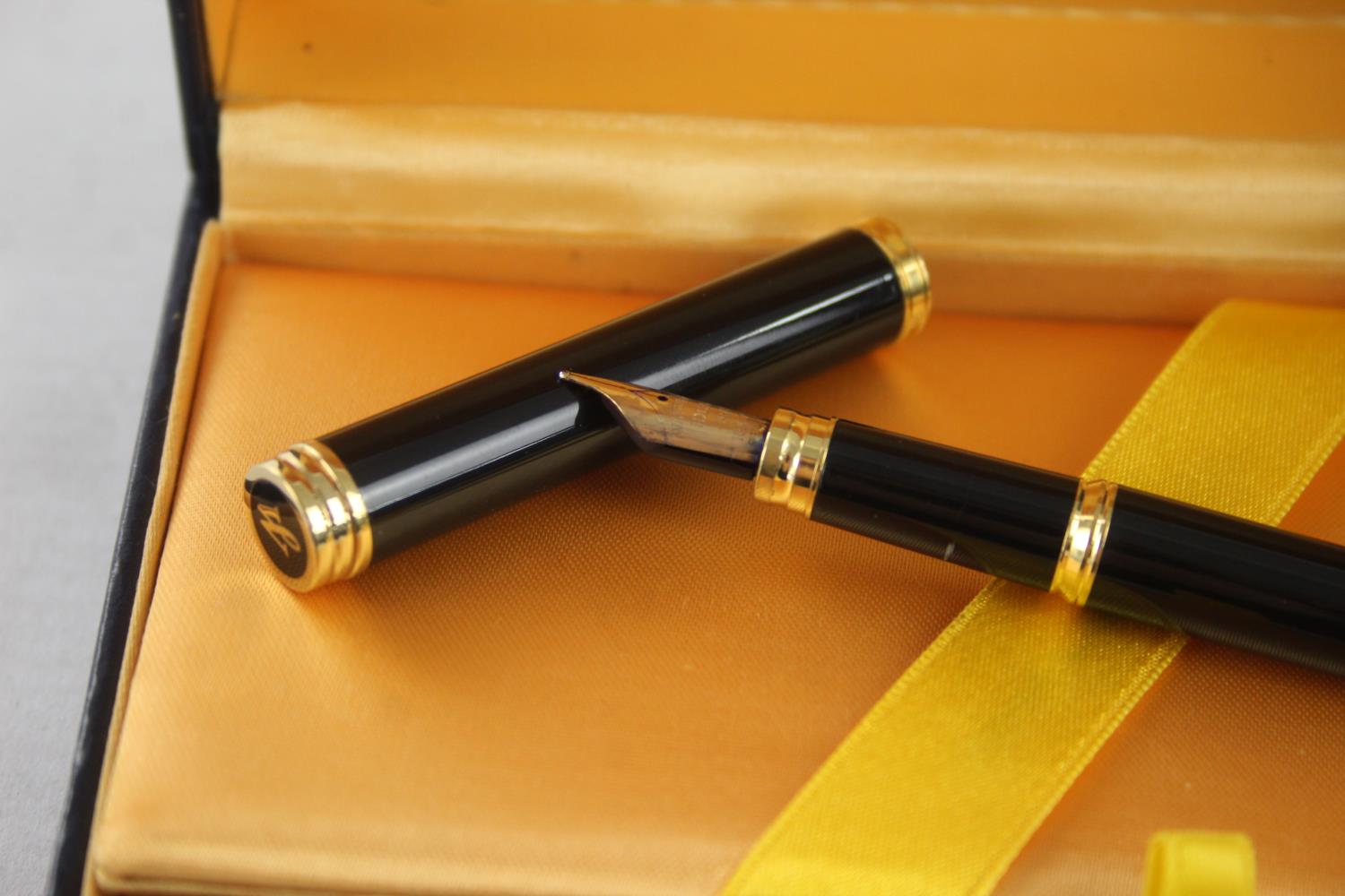 WATERMAN Ideal Black Lacquer FOUNTAIN PEN w/ 18ct Gold Nib WRITING Boxed WATERMAN Ideal Black - Image 2 of 8