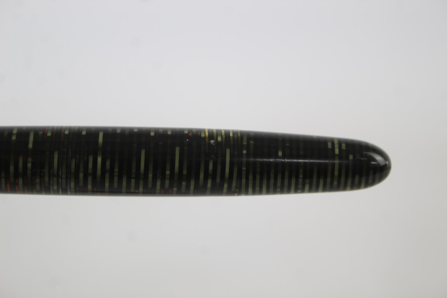 Vintage PARKER Vaccumatic Green FOUNTAIN PEN w/ 14ct Gold Nib WRITING Vintage PARKER Vaccumatic - Image 5 of 7