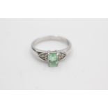 18ct white gold diamond & tourmaline ring (3.9g) Size N