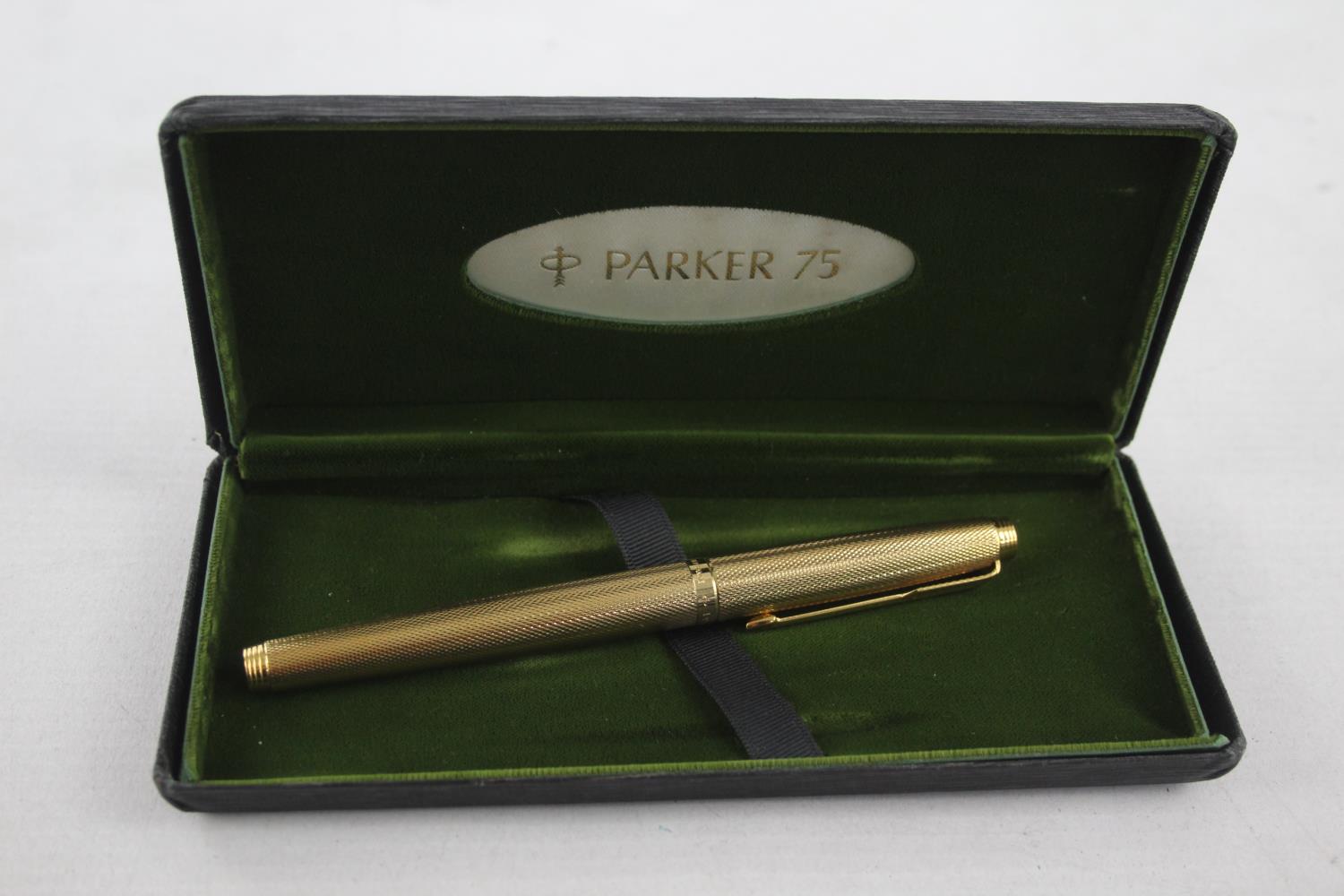 Vintage PARKER 75 Rolled Gold FOUNTAIN PEN w/ 14ct Gold Nib WRITING (26g) Vintage PARKER 75 Rolled - Image 7 of 7