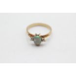 9ct gold opal & diamond dress ring (1.5g) Size M
