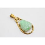 14ct gold carved jade detail pendant (2.4g)