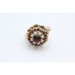 9ct gold vintage garnet & pearl double halo ring (4.4g) Size N