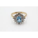 9ct gold vintage blue topaz & diamond cluster dress ring (3.4g) Size R