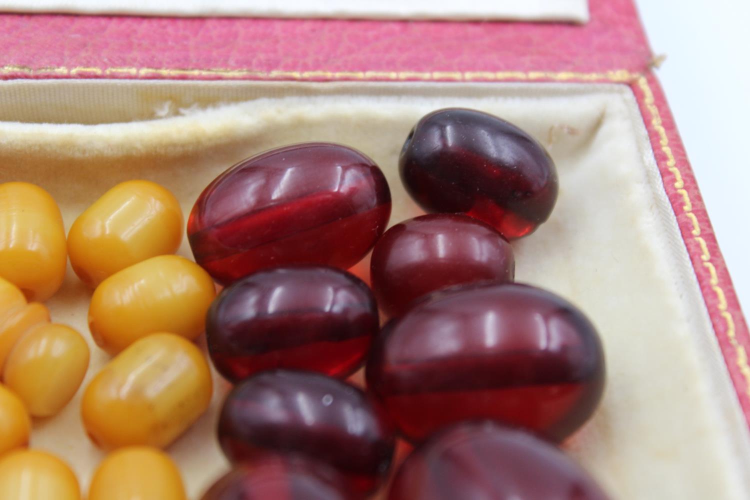 Vintage Early Plastic Loose Bakelite Beads Boxed, Including Cherry Bakelite (105g) - Image 5 of 5