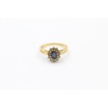 18ct gold sapphire & diamond cluster ring (3.2g) Size L