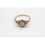 9ct gold vintage diamond cluster dress ring (3.1g) Size W