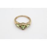9ct gold green sapphire trilogy ring (2.1g) Size K
