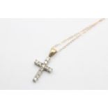 9ct gold diamond cross pendant necklace (2g)