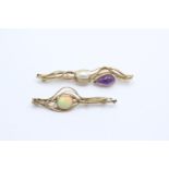 2 x 9ct gold gemstone brooches inc. opal, amethyst, pearl (11.7g)