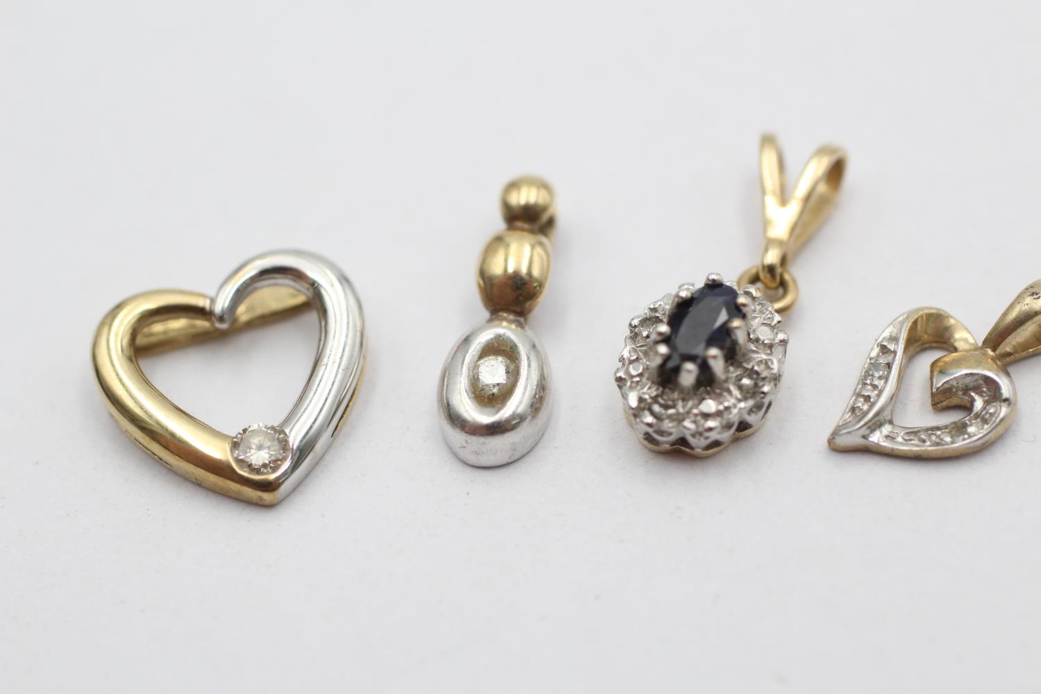 3 x 9ct yellow & white gold diamond set pendants inc. hearts (2.7g) - Image 3 of 4