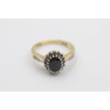18ct gold sapphire & diamond ring (4g) Size M