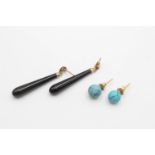 2 x 9ct gold paired stud and drop earrings inc. turquoise & onyx (4.4g)