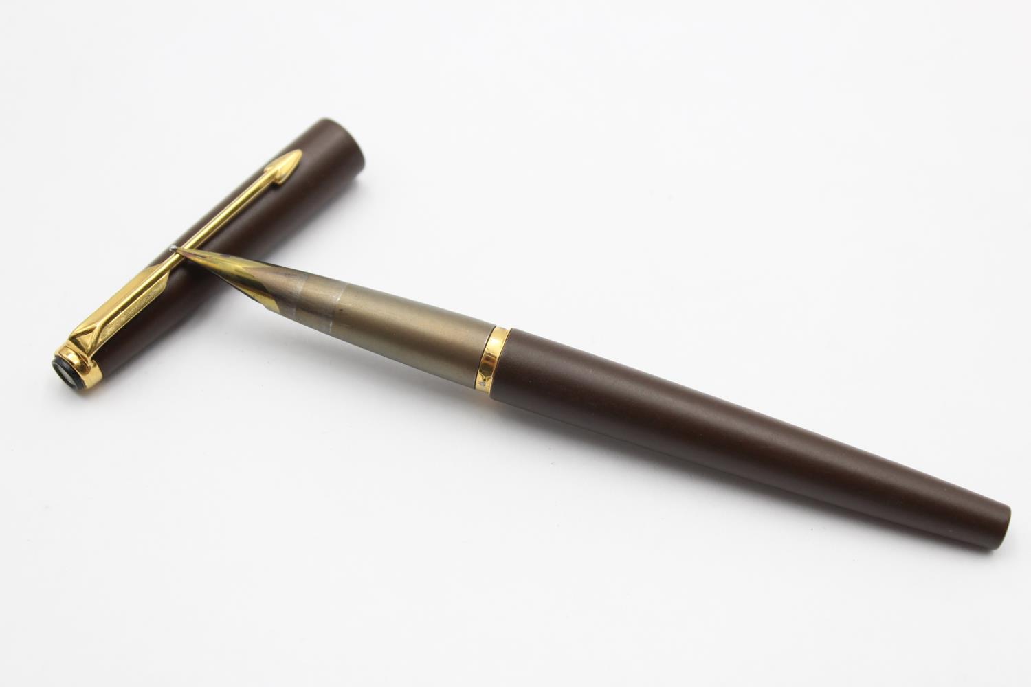 Vintage PARKER 50 Falcon Brown FOUNTAIN PEN w/ Gold Plate Nib WRITING Vintage PARKER 50 Falcon Brown