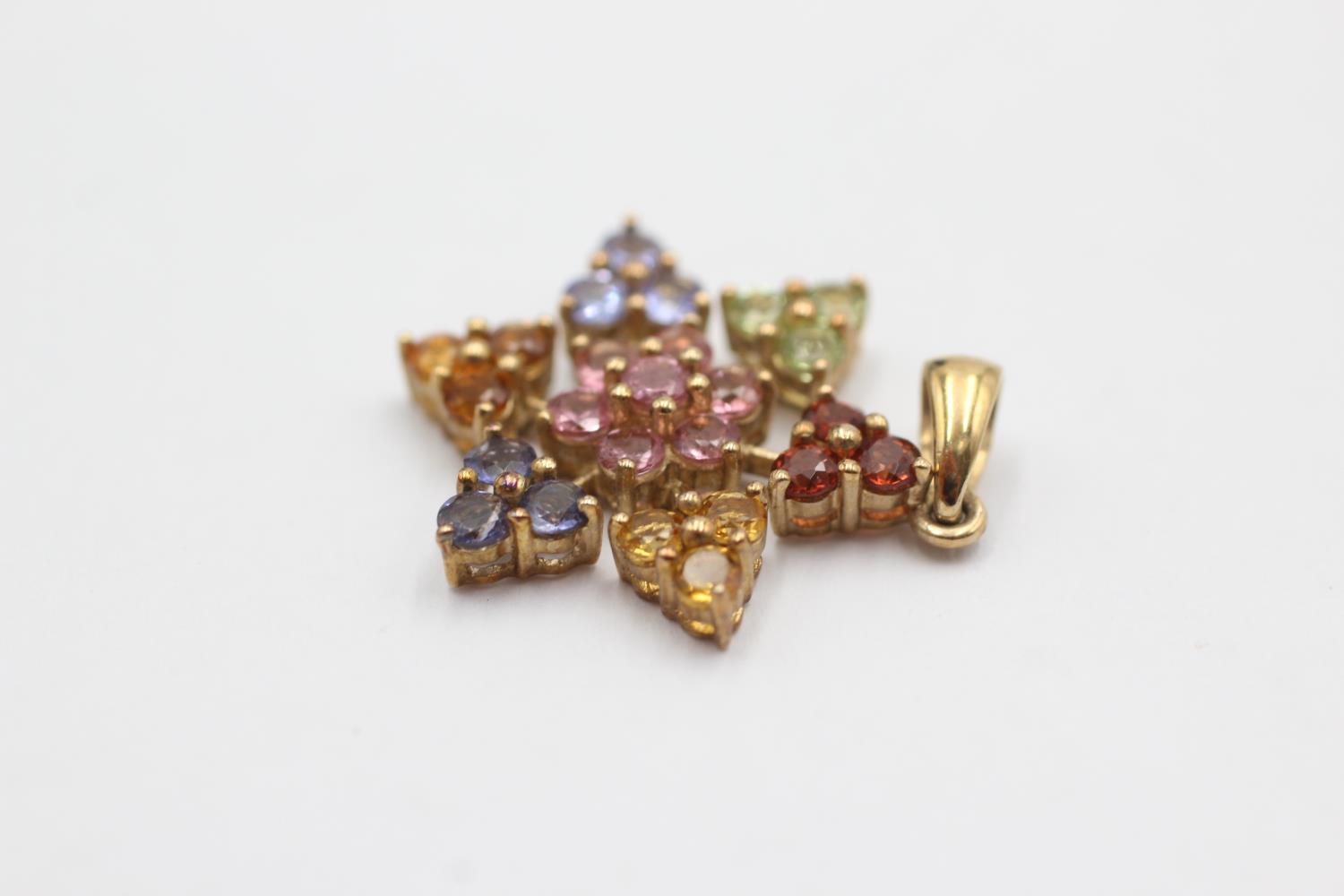 9ct gold garnet, pink tourmaline, citrine, peridot, tanzanite & iolite cluster star pendant (2.3g) - Image 2 of 5