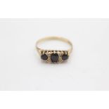 9ct gold garnet & diamond gypsy setting ring (1.8g) Size O