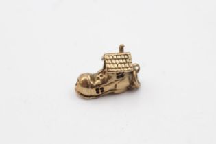 9ct gold vintage family in shoe house articulated charm (2.5g)