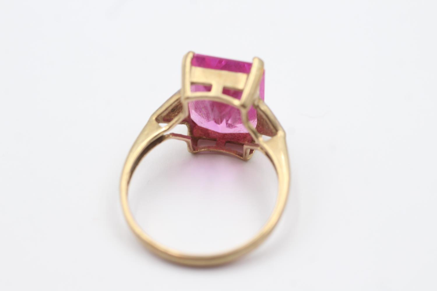 9ct gold vintage pink gemstone & diamond cocktail ring (4g) Size Q - Image 3 of 4
