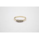 9ct gold diamond five stone ring (1.6g) Size Q