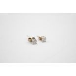 18ct white gold diamond stud earrings (0.8g)