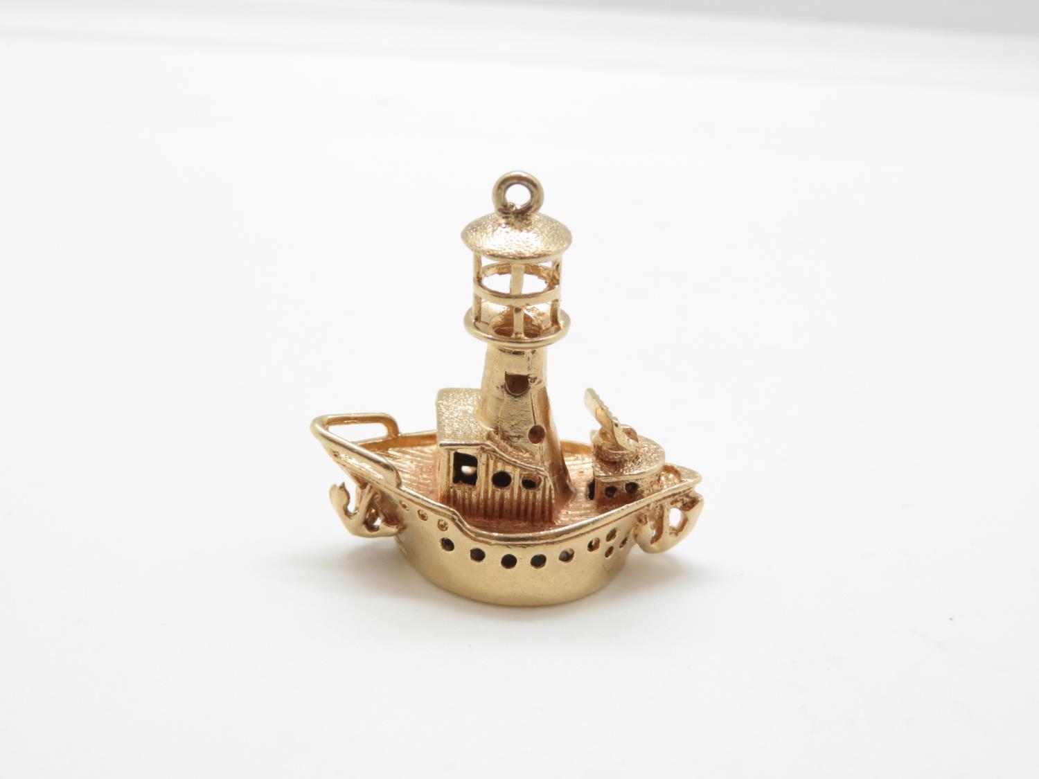 9ct gold light ship novelty charm bracelet 6.2g