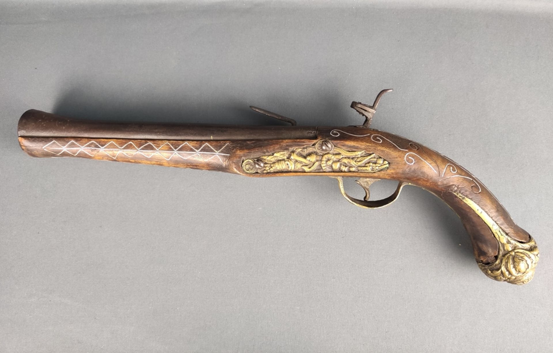 Flintlock pistol, round barrel, wooden stock with brass inlays in relief, cap, trigger and trigger  - Image 2 of 2