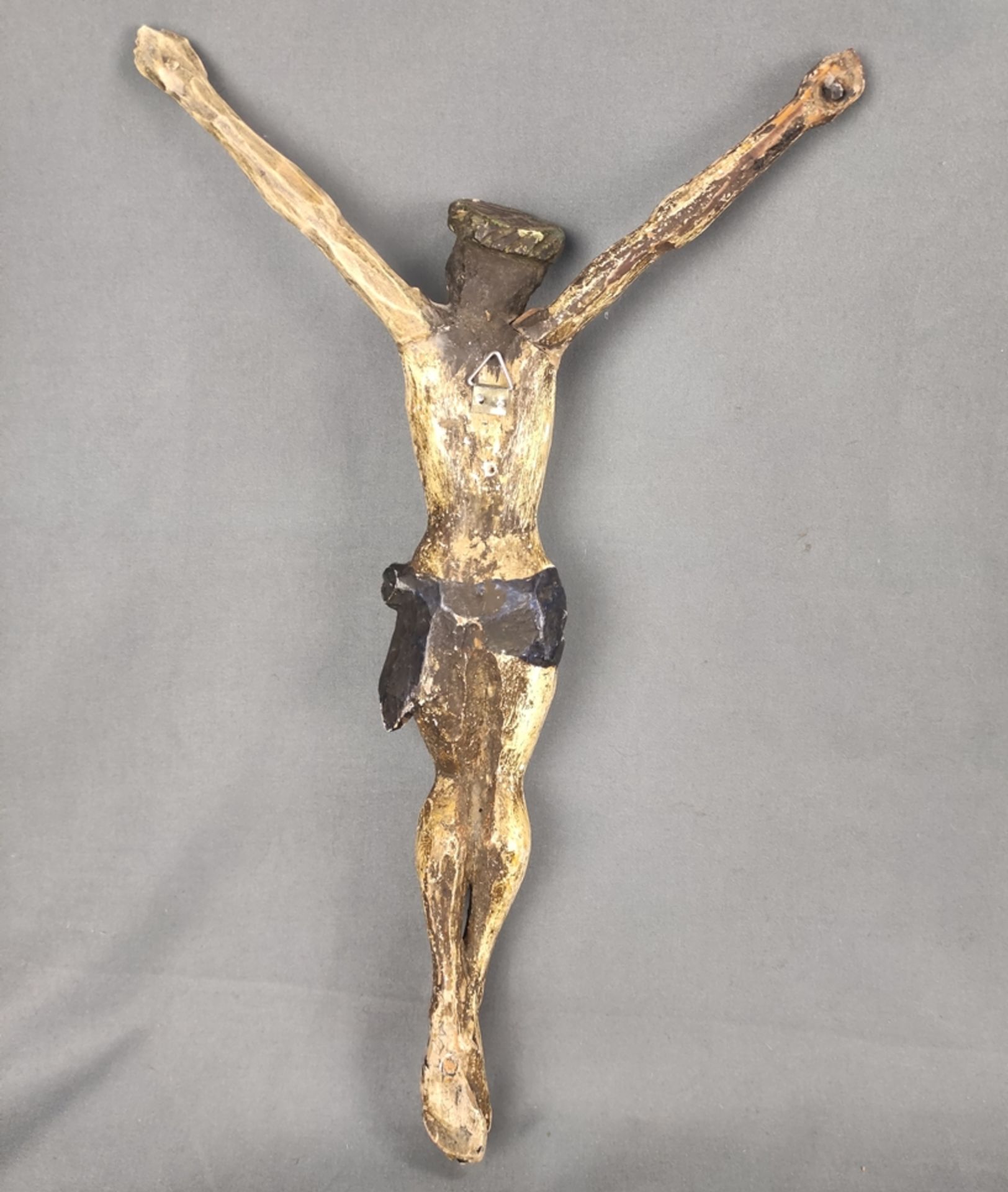 Zwei Christus-Kreuze, je als 3-Nageltypus, einer an Kreuz, 62x29cm, einer ohne Kreuz, 35x21cm, poly - Bild 8 aus 9