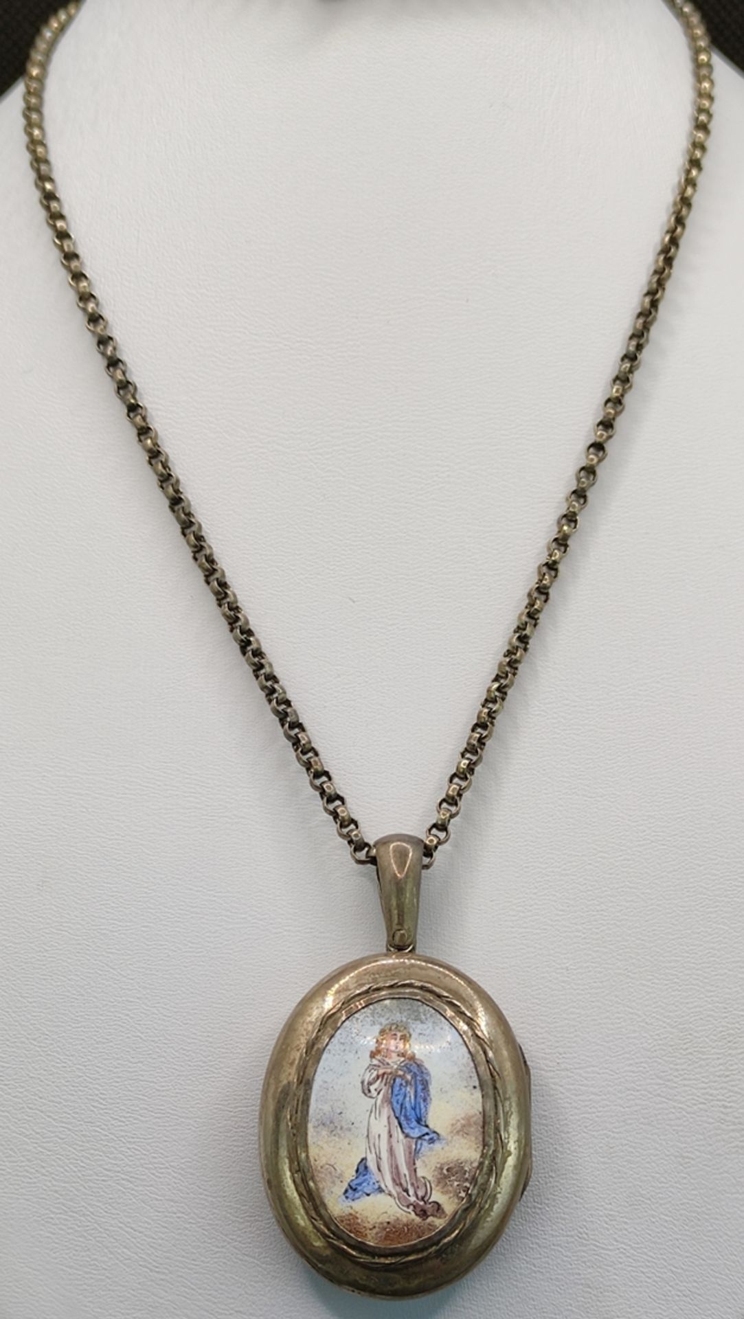 Lot aus einer antiken Kette mit Medaillon und einem Collier, Medaillon mit Emaille-Anhänger mit Dar - Bild 3 aus 6