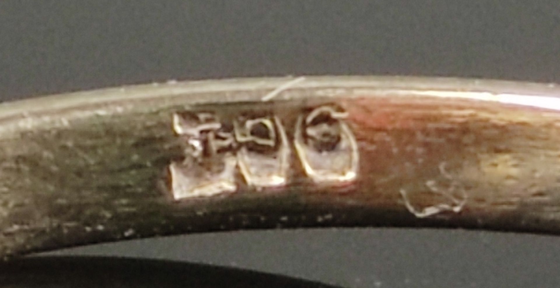 Art-Déco-Ring, besetzt mit 9 kleinen Diamanten, 585/14 Weißgold (getestet), um 1920/30, 1,67g, Ring - Bild 4 aus 4
