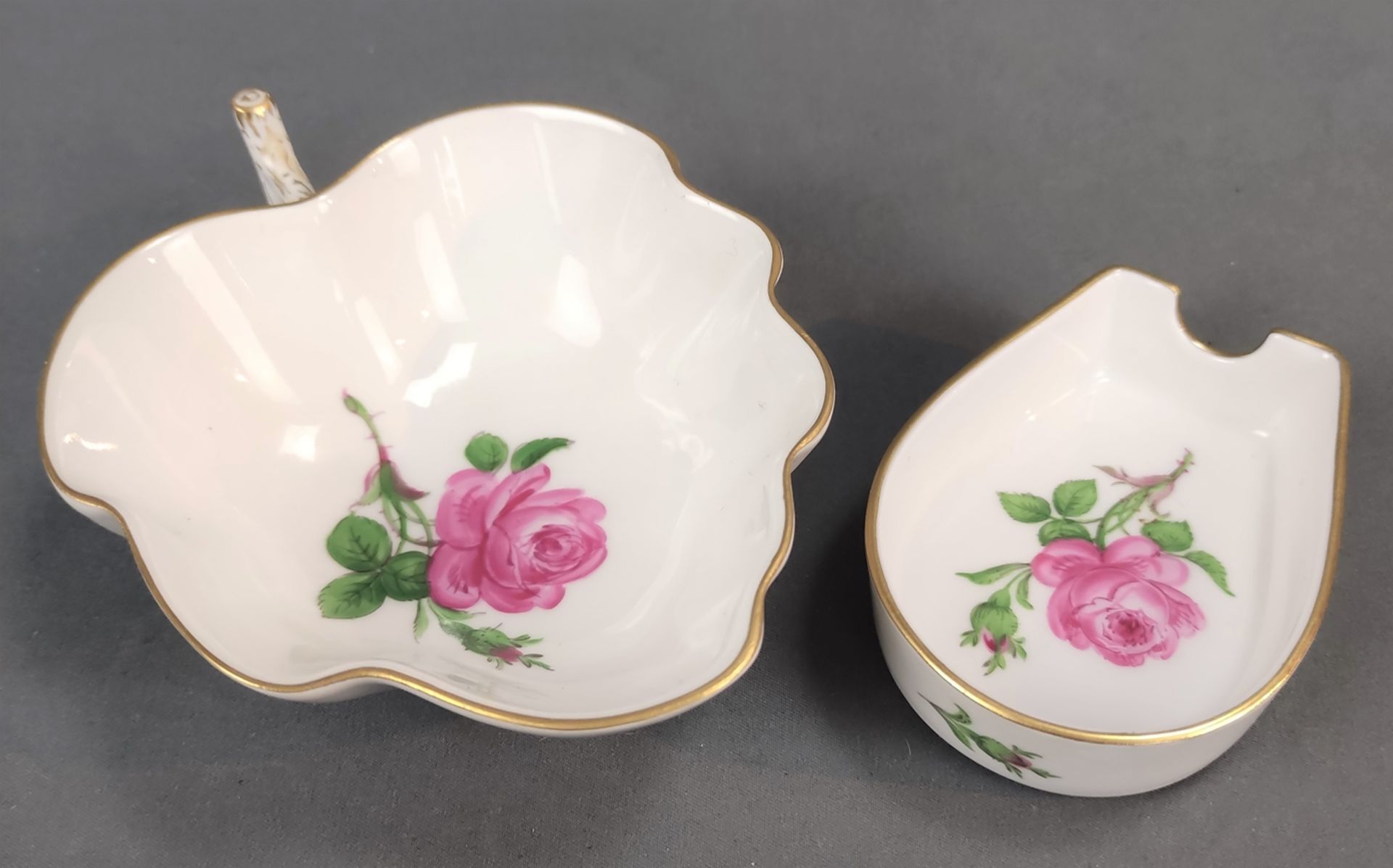 Small assortment Meissen, decor "Red Rose", sword mark Meissen, polychrome painted with gold decora