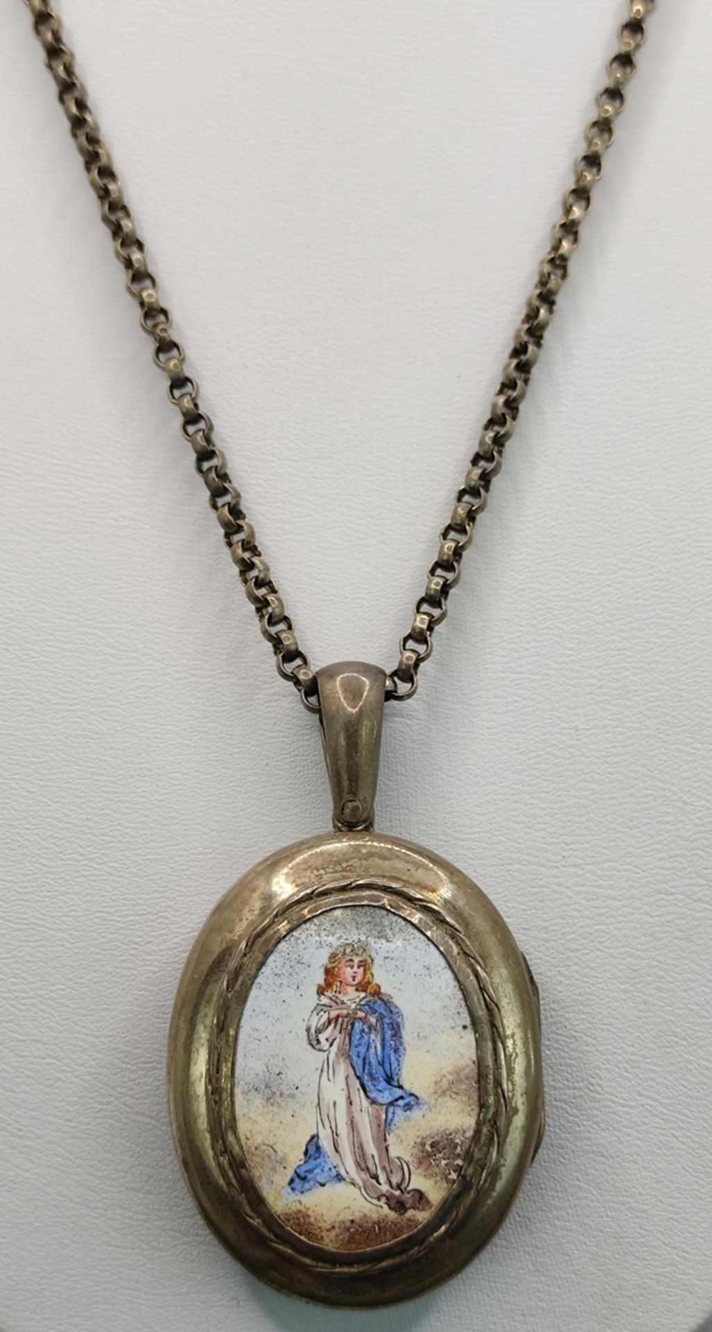 Lot aus einer antiken Kette mit Medaillon und einem Collier, Medaillon mit Emaille-Anhänger mit Dar - Bild 2 aus 6