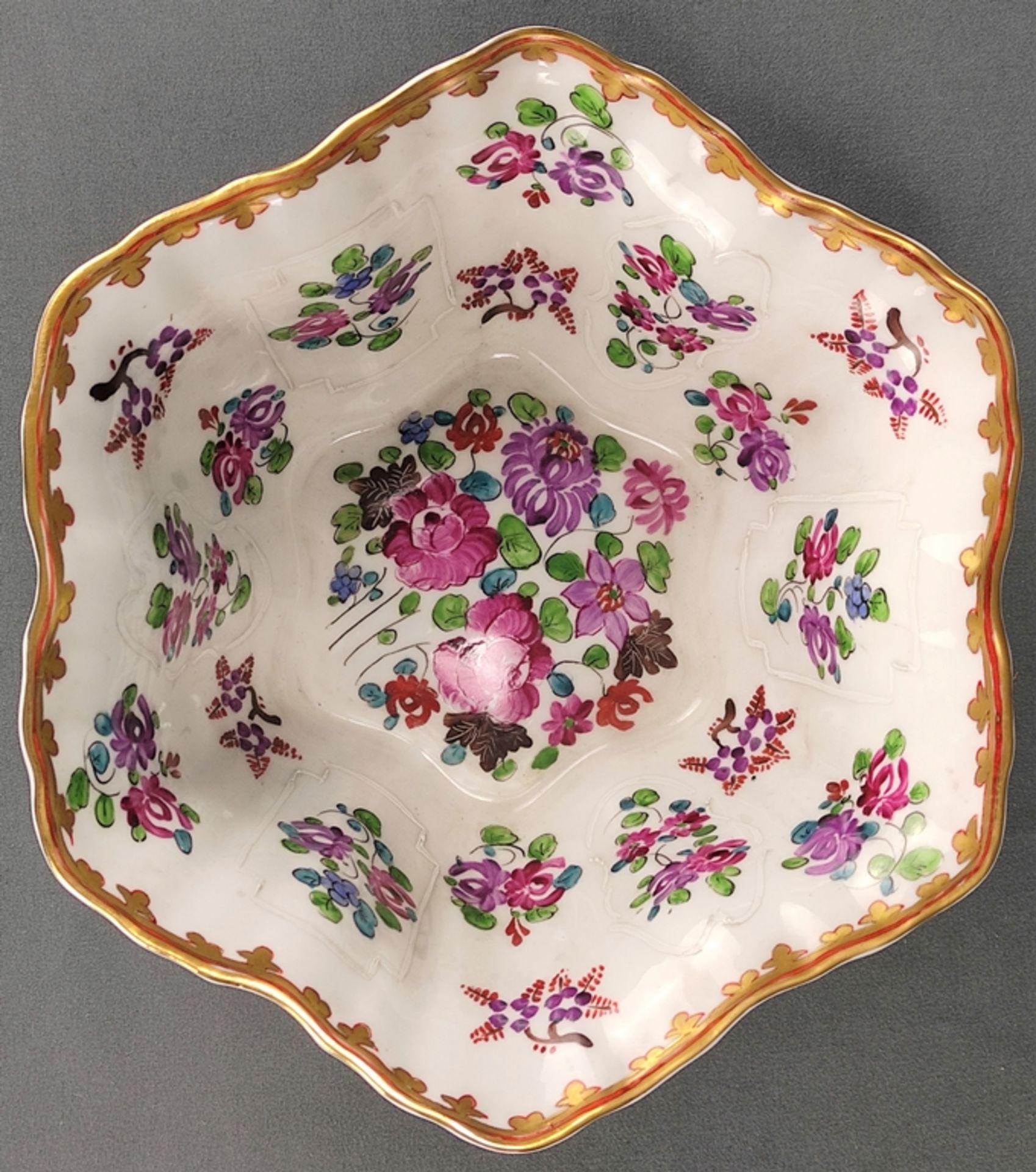 Bowl, star-shaped flared upwards, curved rims, finely polychrome decorated with floral motifs, gold - Image 2 of 5