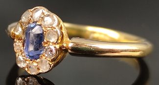 Antiker Ring, mittig blauer Schmuckstein, umrundet von 10 kleinen Diamanten, 750/18K Gelbgold (gete