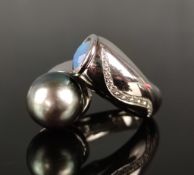 Ausgefallener Designer-Ring, ein Ende mit großer Perle, Durchmesser ca. 13,2mm und das andere mit f