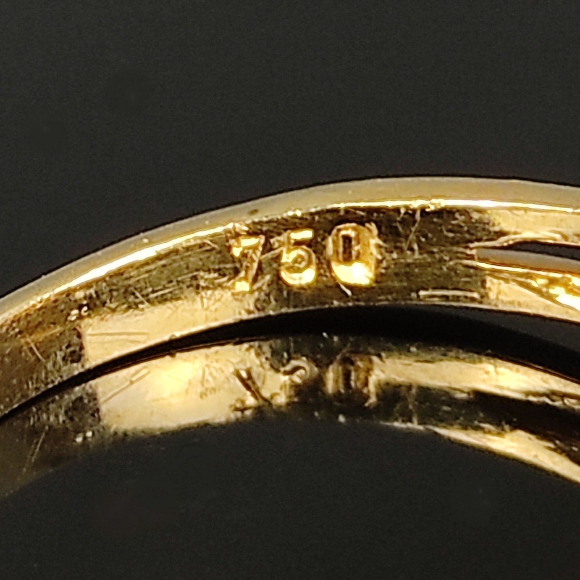 Diamantring, 750/18K Weiß-/Gelbgold, 3,55g, mittig in Reihe besetzt mit 5 Diamanten, Ringgröße 48 - Bild 3 aus 3