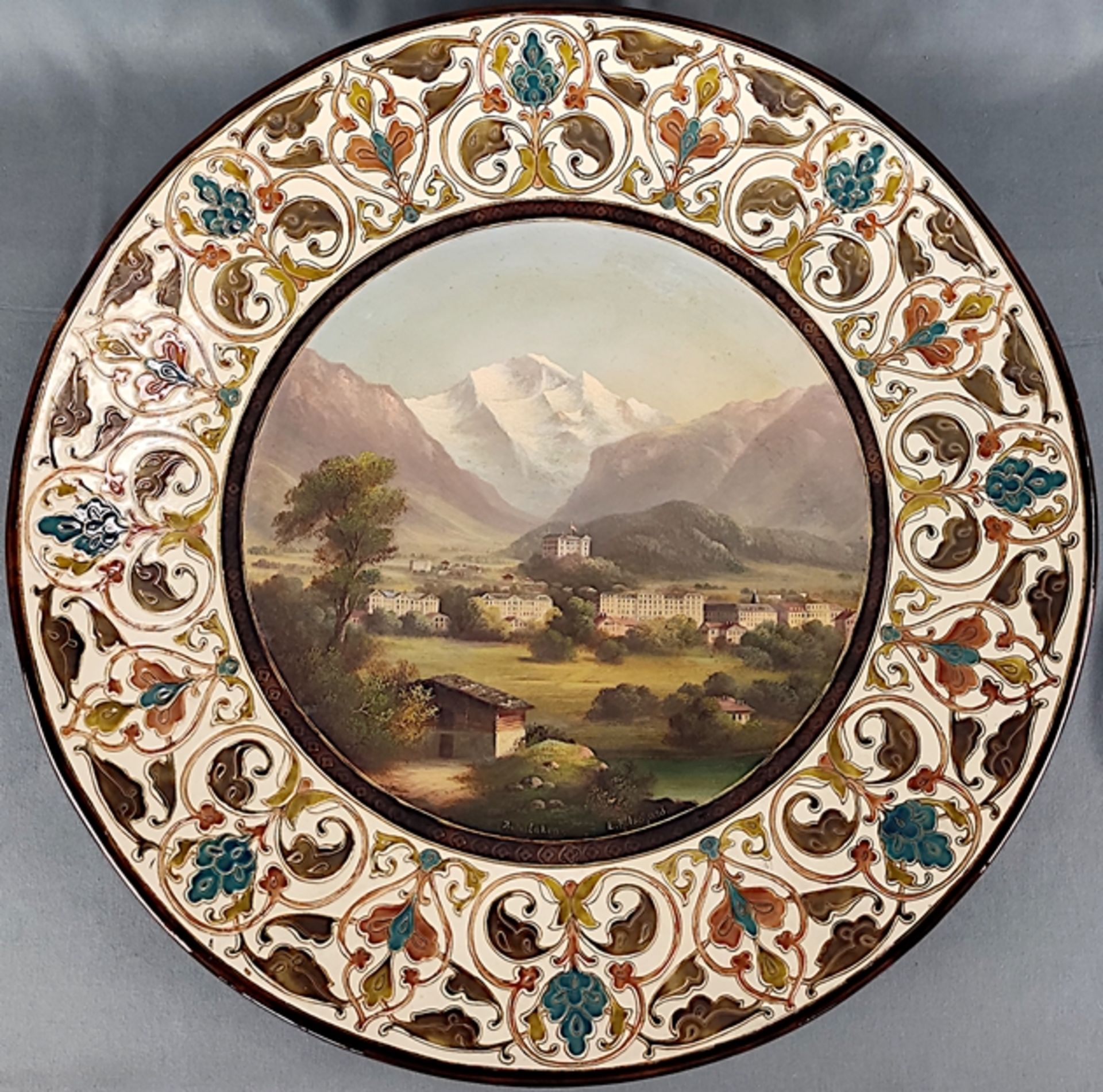 Sattler, Hubert alias Louis Ritschard (1817-1904 Vienna) Large ceramic plate, in the mirror very fi
