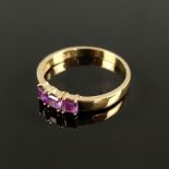 Amethyst-Goldring, 585/14K Gelbgold, 2,36g, Ringkopf besetzt mit 3 facettierten, natürlichen Amethy