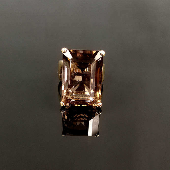 Large smoky quartz ring, 750/18K yellow gold, total weight 18.25g, large faceted smoky quartz, plai - Image 2 of 2