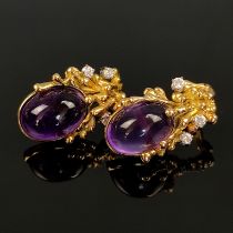Design amethyst diamond earrings, Gloor, 750/18K yellow gold, total weight 19.94g, large oval ameth