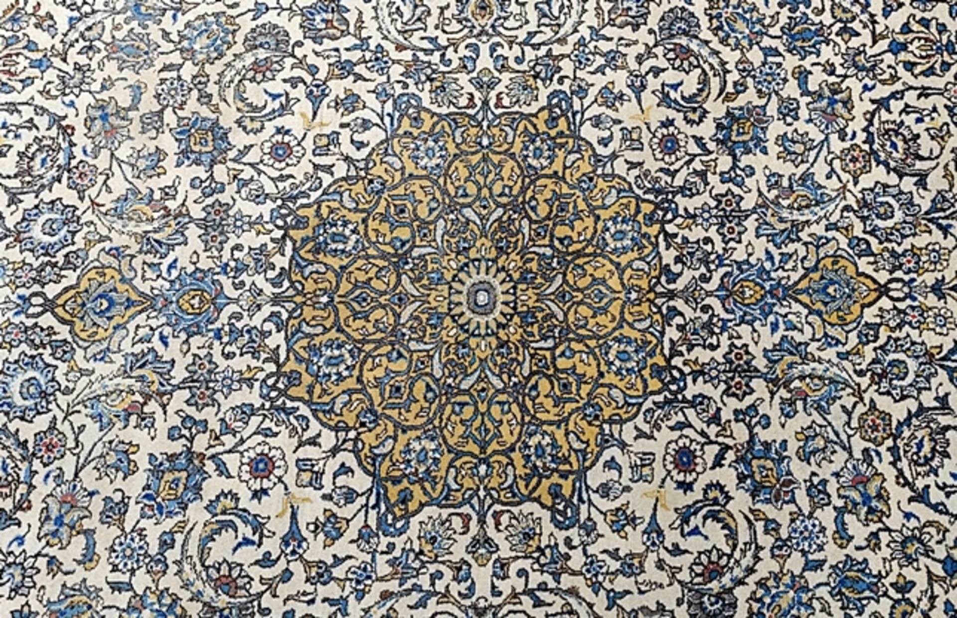Carpet, Sarough, Persia, 340x226 cm - Image 2 of 3
