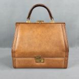 Vintage Handtasche, hellbraunes Leder, Kofferform, George Dorian, unten Fach mit Schlüssel verschli