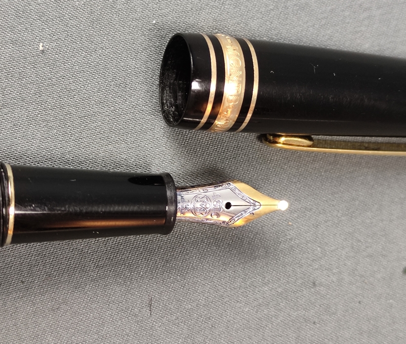 Montblanc fountain pen, black, nib 585/14K gold, length 14cm - Image 2 of 2
