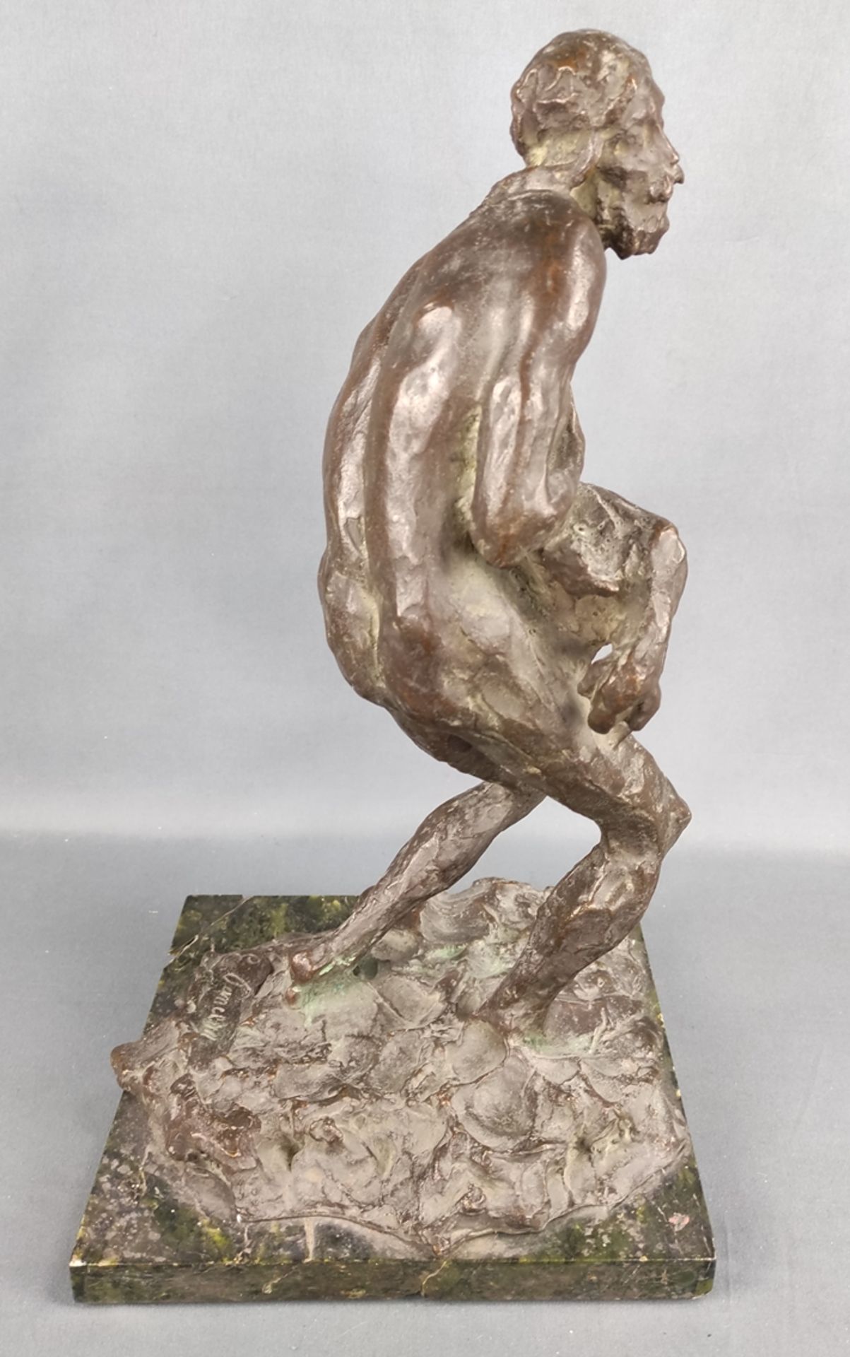 Pancera, Enrico (1882- 1971 Milan), attributed, "Compassion", bronze figure of a man standing uprig - Image 4 of 6