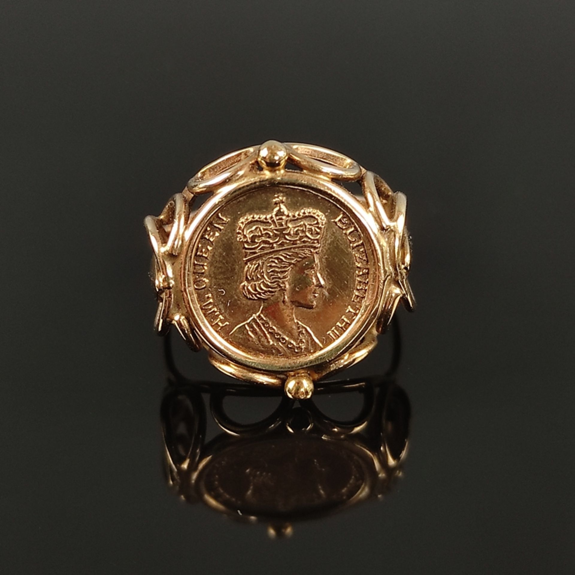 Ring mit Queen Elisabeth-Goldmünze, 333/8K Gelbgold, Gesamtgewicht 3,25g, Ringkopf besetzt mit Gold - Bild 2 aus 3