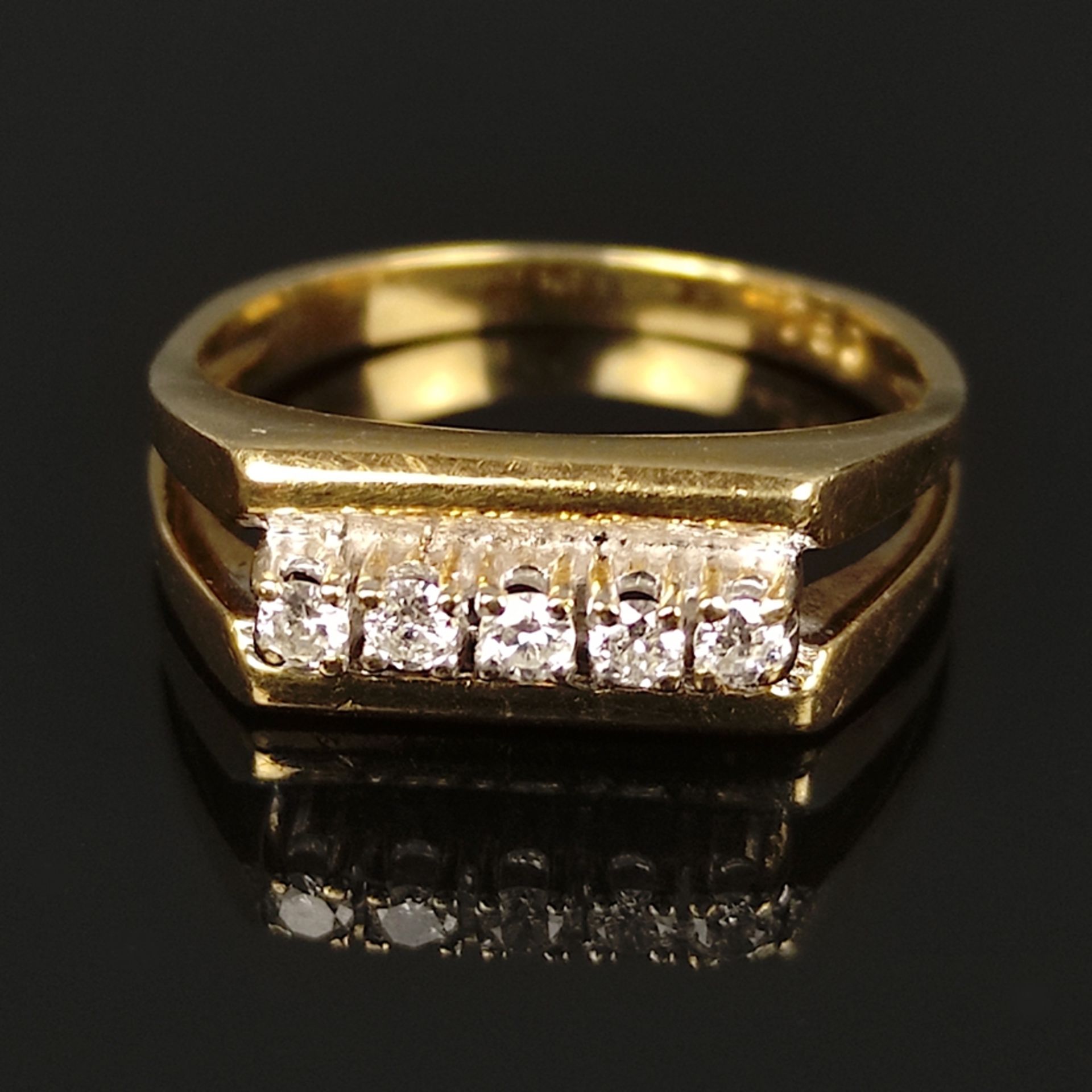 Diamantring, 750/18K Weiß-/Gelbgold, 3,55g, mittig in Reihe besetzt mit 5 Diamanten, Ringgröße 48 - Bild 2 aus 3