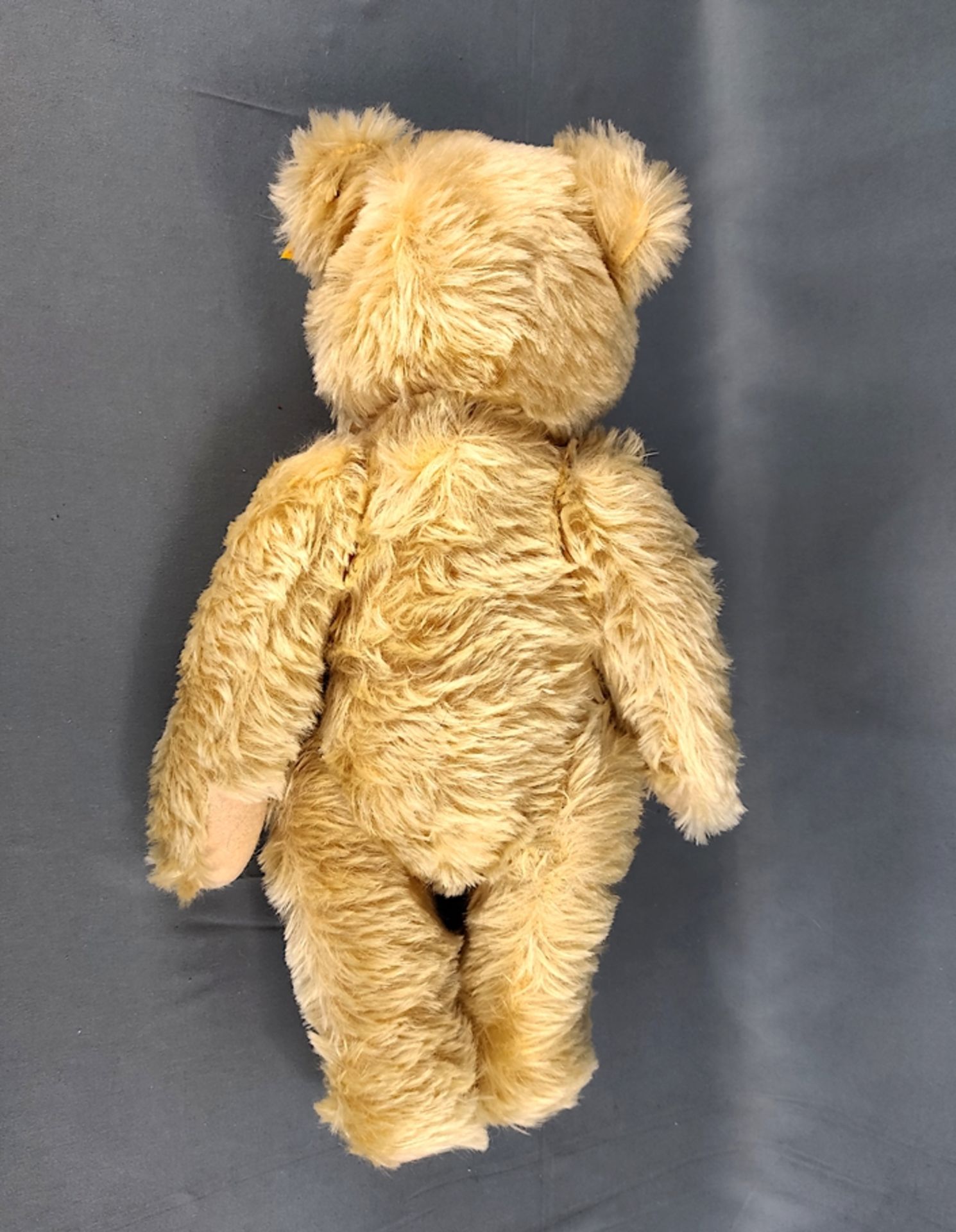 Steiff replica teddy bear, 010408, beige mohair, 1991-1995, tipping voice, height 42cm - Image 2 of 3